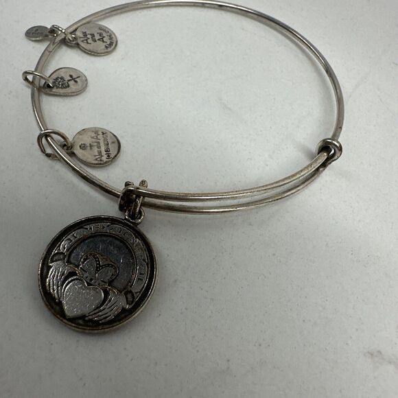 Alex and Ani Claddagh Queens Crown Charm Bracelet Silver Tone Adjustable - Picture 5 of 9